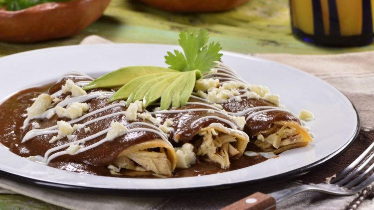 Enfrijoladas with Chicken