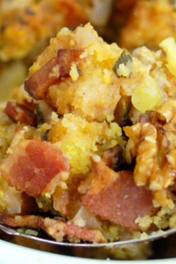 Cornbread Stuffing With Apples, Bacons And Pecans