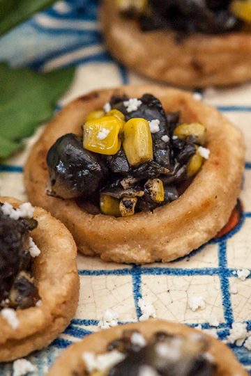 Chalupas & Huitlacoche con Tequila