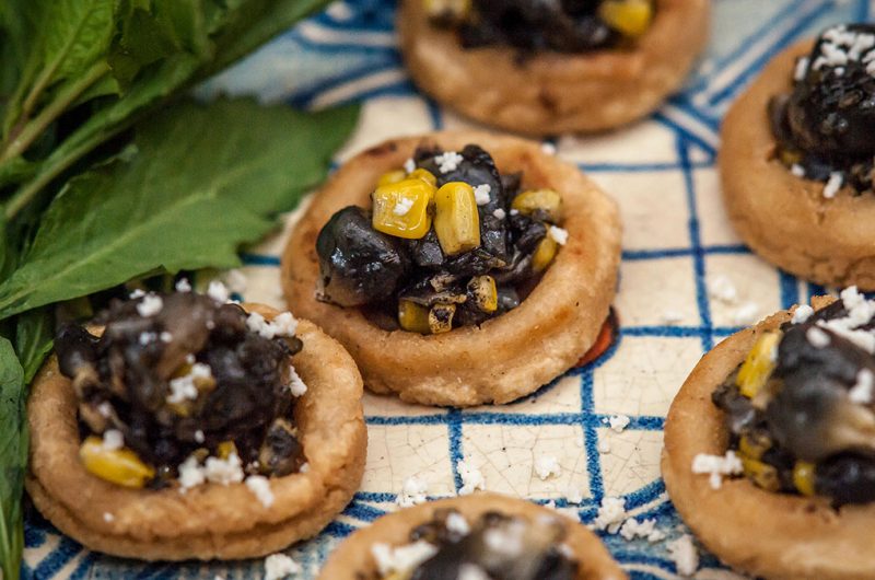 Chalupas & Huitlacoche con Tequila
